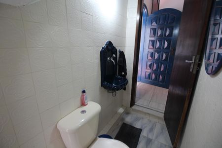 Casa de condomínio à venda com 273m², 4 quartos e 4 vagasLavabo