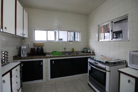 Casa de condomínio à venda com 273m², 4 quartos e 4 vagasCozinha