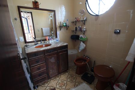 Casa de condomínio à venda com 273m², 4 quartos e 4 vagasQuarto 4 - Banheiro