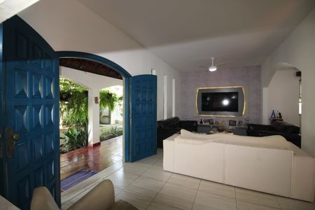 Casa de condomínio à venda com 273m², 4 quartos e 4 vagasSala