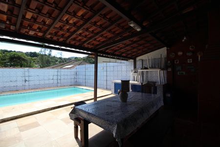 Casa de condomínio à venda com 273m², 4 quartos e 4 vagasÁrea Externa - Fundos