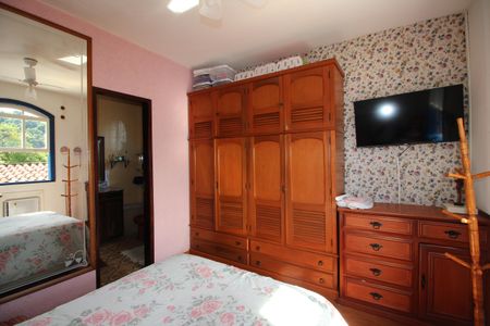 Casa de condomínio à venda com 273m², 4 quartos e 4 vagasQuarto 4 - Suíte