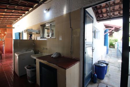 Casa de condomínio à venda com 273m², 4 quartos e 4 vagasÁrea de Serviço