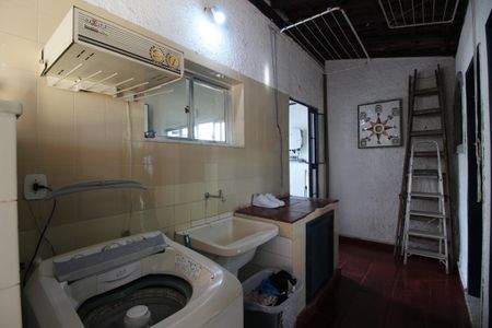 Casa de condomínio à venda com 273m², 4 quartos e 4 vagasÁrea de Serviço