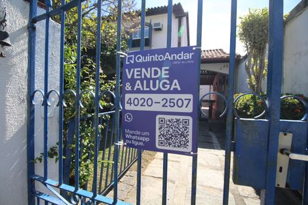 Casa de condomínio à venda com 273m², 4 quartos e 4 vagasPlaca Quinto Andar