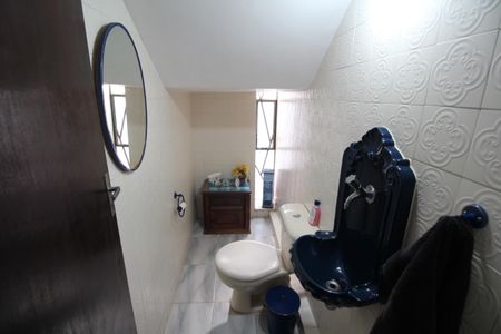 Casa de condomínio à venda com 273m², 4 quartos e 4 vagasLavabo