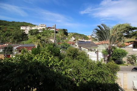 Casa de condomínio à venda com 273m², 4 quartos e 4 vagasQuarto 2 - Vista