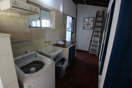 Casa de condomínio à venda com 273m², 4 quartos e 4 vagasÁrea de Serviço