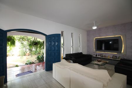 Casa de condomínio à venda com 273m², 4 quartos e 4 vagasSala