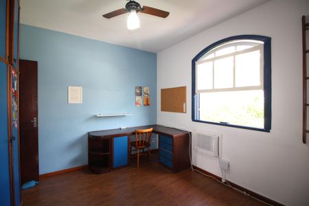 Casa de condomínio à venda com 273m², 4 quartos e 4 vagasQuarto 2