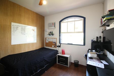 Casa de condomínio à venda com 273m², 4 quartos e 4 vagasQuarto 1