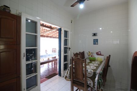 Casa de condomínio à venda com 273m², 4 quartos e 4 vagasCozinha - Copa