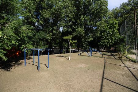 Casa de condomínio à venda com 273m², 4 quartos e 4 vagasÁrea Comum - Academia Externa