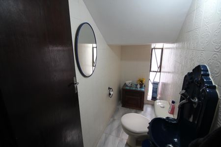 Casa de condomínio à venda com 273m², 4 quartos e 4 vagasLavabo