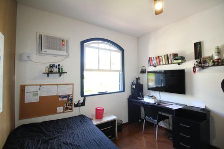 Casa de condomínio à venda com 273m², 4 quartos e 4 vagasQuarto 1