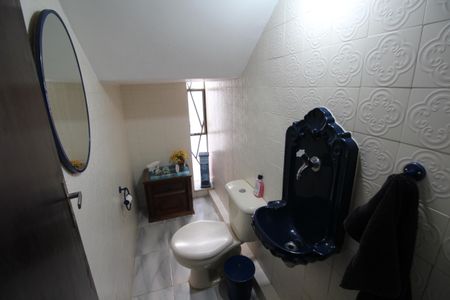 Casa de condomínio à venda com 273m², 4 quartos e 4 vagasLavabo