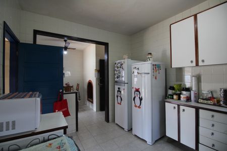 Casa de condomínio à venda com 273m², 4 quartos e 4 vagasCozinha