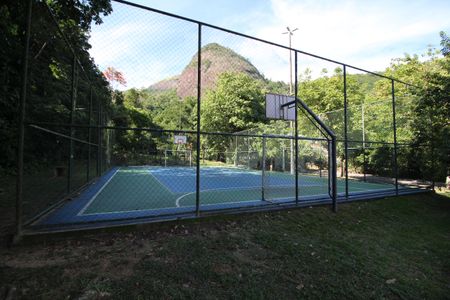 Casa de condomínio à venda com 273m², 4 quartos e 4 vagasÁrea Comum - Quadra Poliesportiva