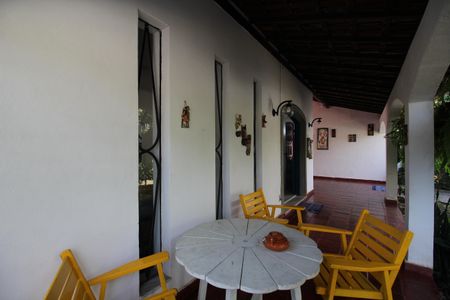 Casa de condomínio à venda com 273m², 4 quartos e 4 vagasVaranda