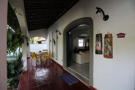 Casa de condomínio à venda com 273m², 4 quartos e 4 vagasVaranda