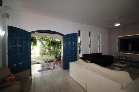 Casa de condomínio à venda com 273m², 4 quartos e 4 vagasSala