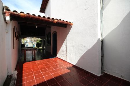 Casa de condomínio à venda com 273m², 4 quartos e 4 vagasGaragem