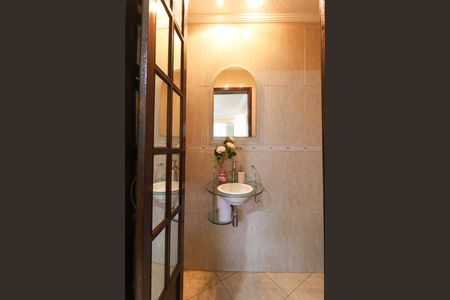 Casa à venda com 250m², 3 quartos e 3 vagas Casa à venda com 250m², 3 quartos e 3 vagasBanheiro Social