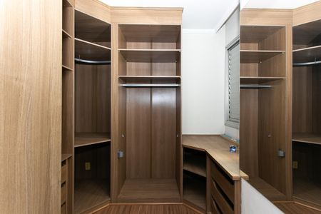 Apartamento para alugar com 63m², 3 quartos e 1 vaga Apartamento para alugar com 63m², 3 quartos e 1 vagaCloset do Quarto 2
