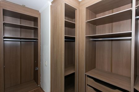 Apartamento para alugar com 63m², 3 quartos e 1 vaga Apartamento para alugar com 63m², 3 quartos e 1 vagaCloset do Quarto 2
