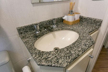 Apartamento à venda com 63m², 2 quartos e 1 vaga Apartamento à venda com 63m², 2 quartos e 1 vagaBanheiro Social