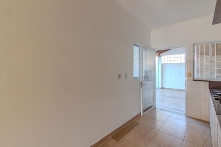 Casa para alugar com 90m², 2 quartos e 1 vagaCozinha