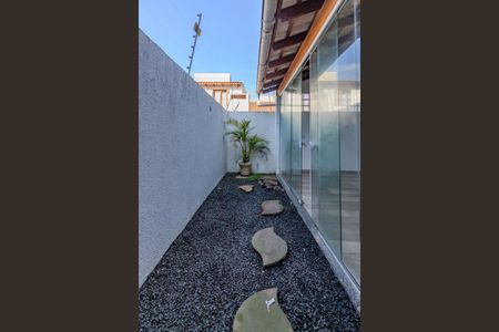 Casa para alugar com 90m², 2 quartos e 1 vagaQuintal