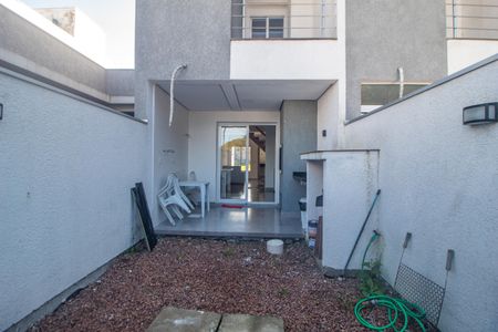 Casa à venda com 88m², 2 quartos e 1 vagaQuintal