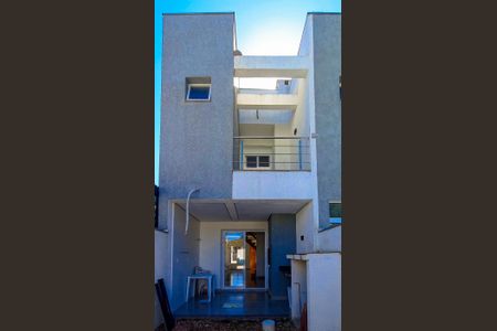 Casa de condomínio à venda com 88m², 2 quartos e 1 vagaFachada fundos 