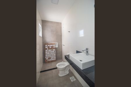 Casa à venda com 88m², 2 quartos e 1 vagaBanheiro da Suíte 2