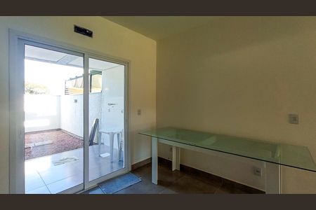 Casa de condomínio à venda com 88m², 2 quartos e 1 vagaCozinha 