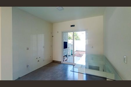 Casa de condomínio à venda com 88m², 2 quartos e 1 vagaCozinha 