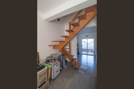 Casa à venda com 88m², 2 quartos e 1 vagaEscada