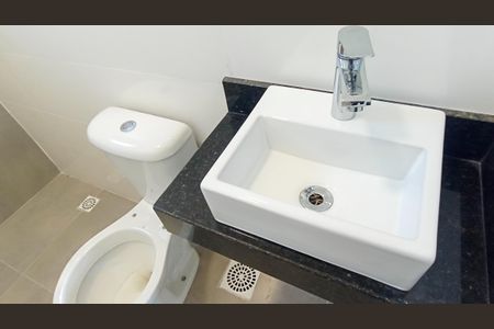 Casa de condomínio à venda com 88m², 2 quartos e 1 vagaBanheiro suite 2