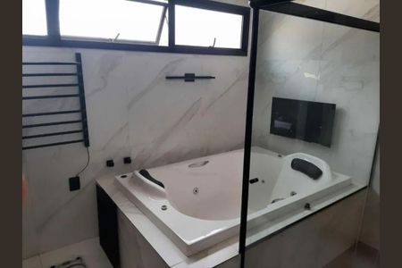 Casa à venda com 186m², 3 quartos e 1 vaga