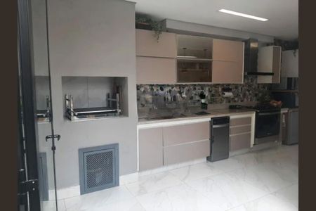 Casa à venda com 186m², 3 quartos e 1 vaga