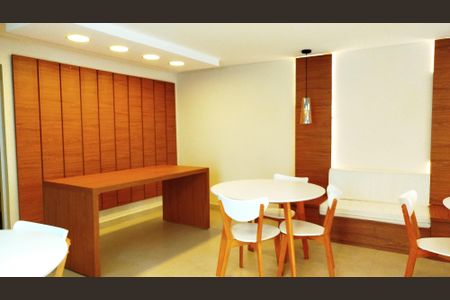 Apartamento para alugar com 69m², 2 quartos e 1 vagaÁrea comum - Salão de festas