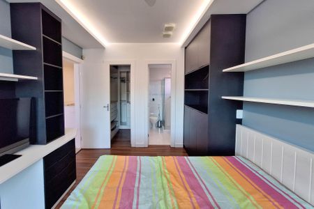 Casa à venda com 334m², 4 quartos e 3 vagasSuíte 1