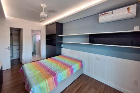 Casa à venda com 334m², 4 quartos e 3 vagasSuíte 1