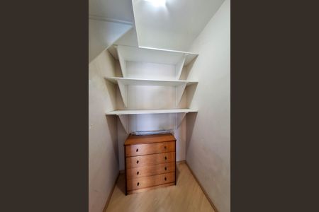 Casa à venda com 334m², 4 quartos e 3 vagasCloset da suíte 2