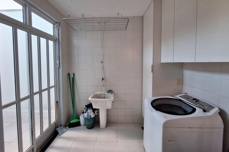 Casa à venda com 334m², 4 quartos e 3 vagasÁrea de Serviço