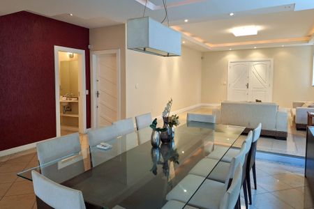 Casa à venda com 334m², 4 quartos e 3 vagasSala 2