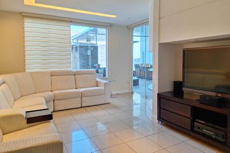 Casa à venda com 334m², 4 quartos e 3 vagasSala 3