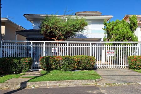 Casa à venda com 334m², 4 quartos e 3 vagasFachada