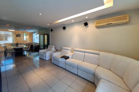 Casa à venda com 334m², 4 quartos e 3 vagasSala 3